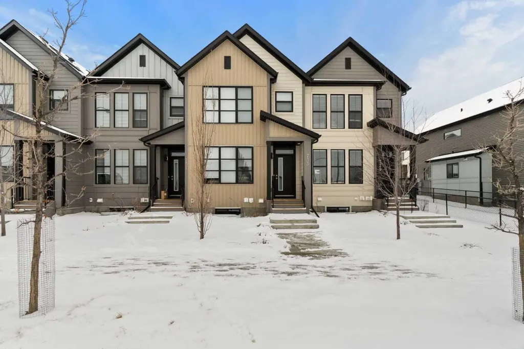 733 South Point Gate SW Airdrie AB T4B 5H7