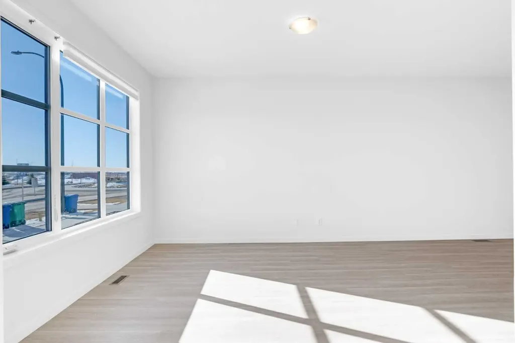733 South Point Gate SW Airdrie AB T4B 5H7