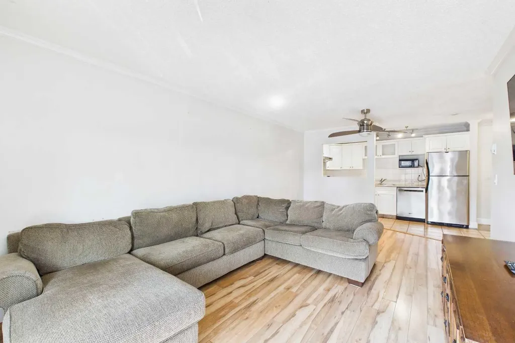 732 57 Avenue SW Calgary AB T2V 0H4