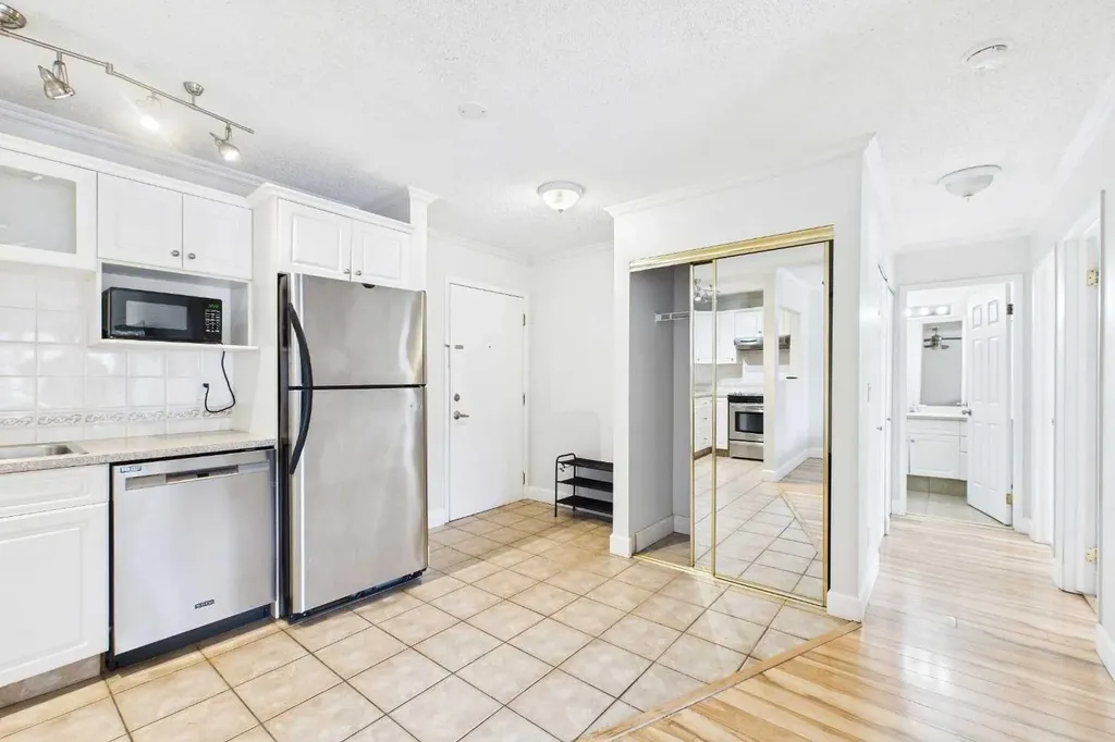 732 57 Avenue SW Calgary AB T2V 0H4