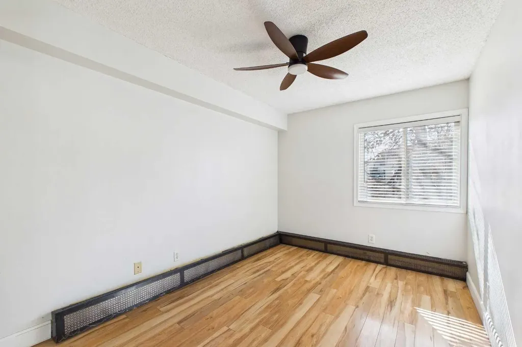 732 57 Avenue SW Calgary AB T2V 0H4