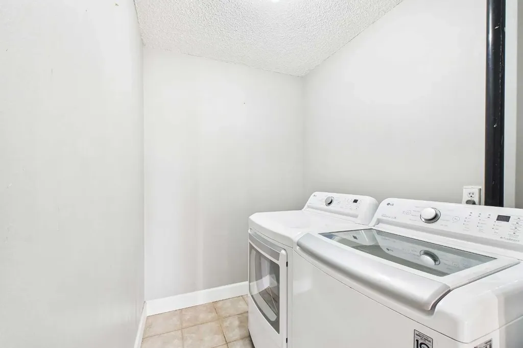 732 57 Avenue SW Calgary AB T2V 0H4