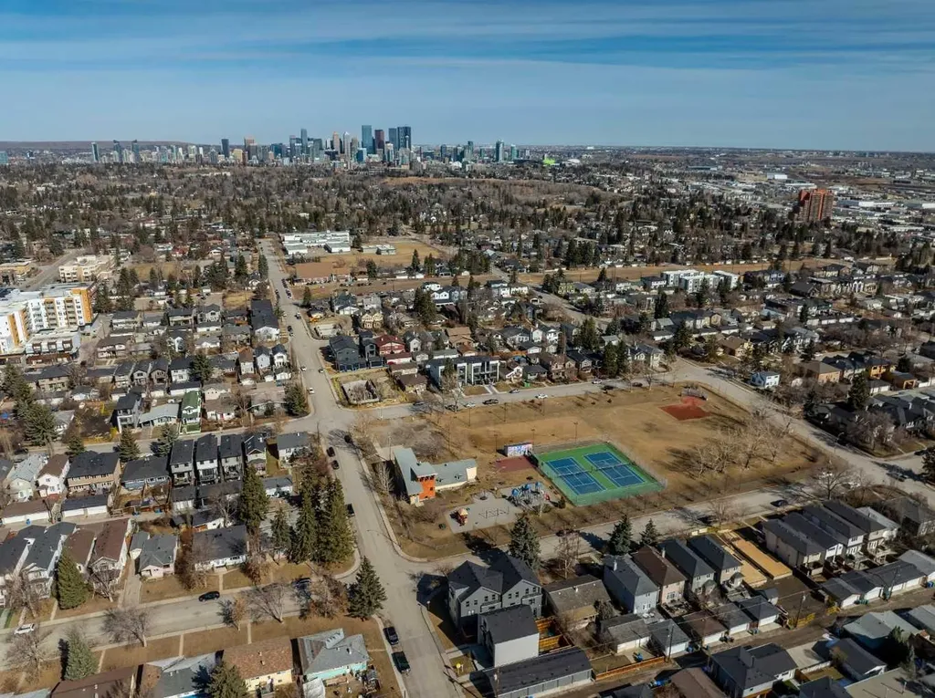 732 57 Avenue SW Calgary AB T2V 0H4