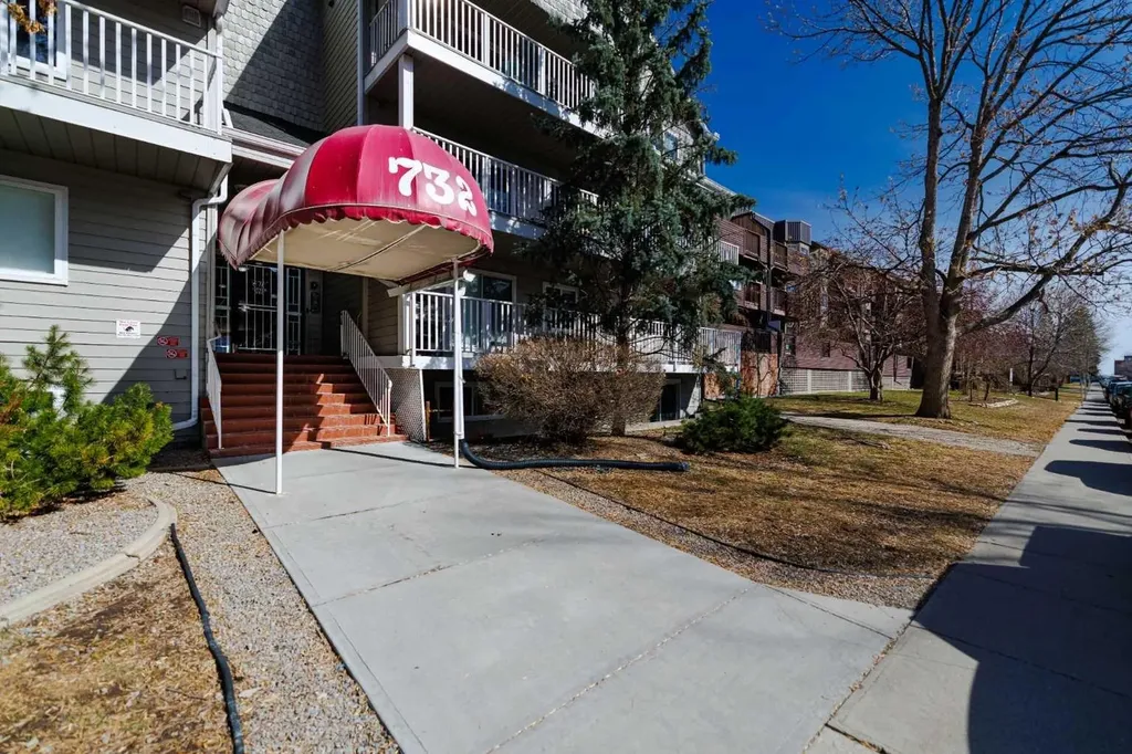 732 57 Avenue SW Calgary AB T2V 0H4
