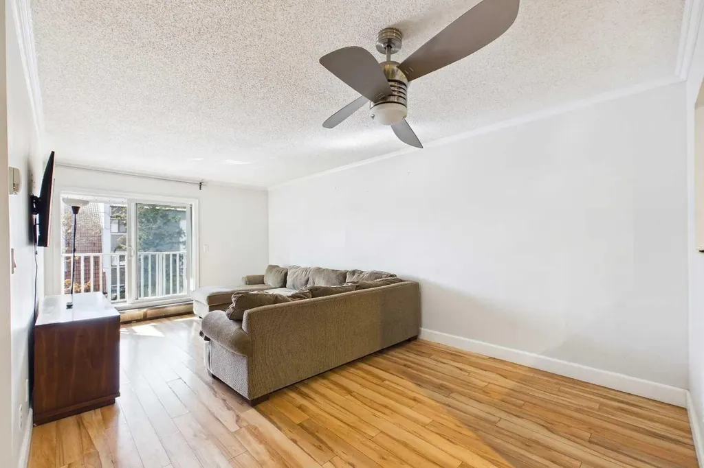 732 57 Avenue SW Calgary AB T2V 0H4