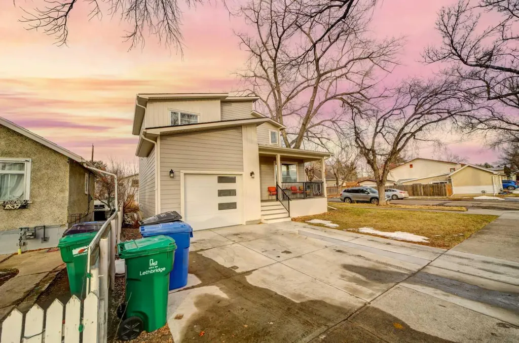 624 19 Street N Lethbridge AB T1H3K9