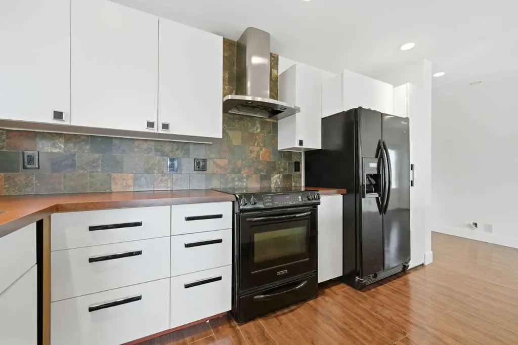 11 Beddington Green NE Calgary AB T3K 1M7
