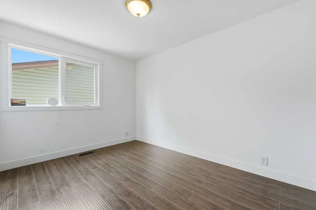 11 Beddington Green NE Calgary AB T3K 1M7