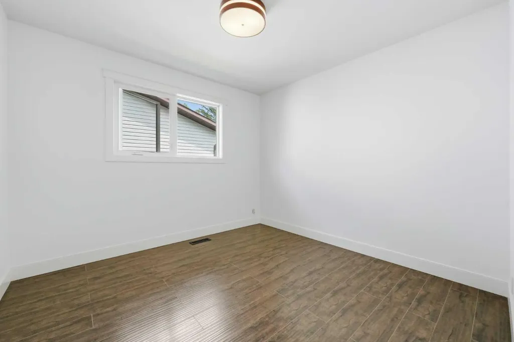 11 Beddington Green NE Calgary AB T3K 1M7