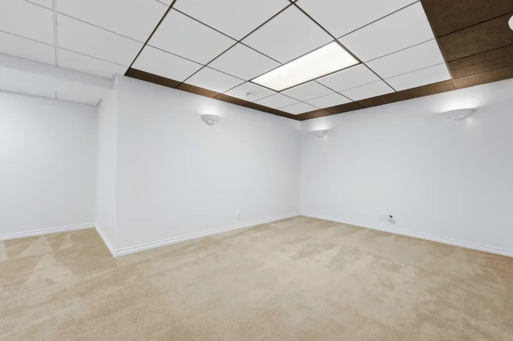 11 Beddington Green NE Calgary AB T3K 1M7