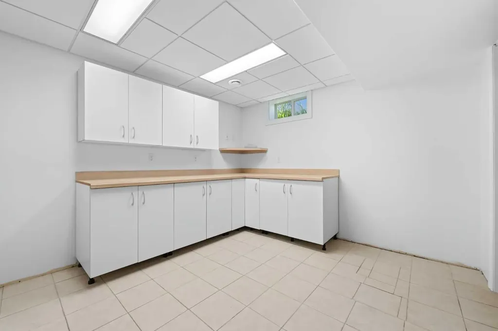 11 Beddington Green NE Calgary AB T3K 1M7
