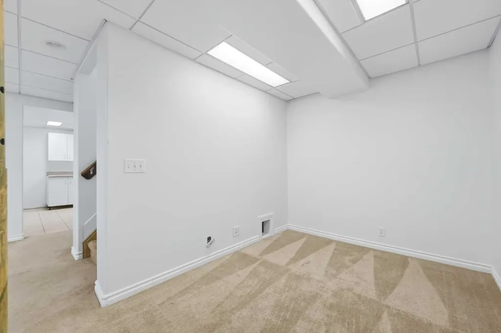 11 Beddington Green NE Calgary AB T3K 1M7
