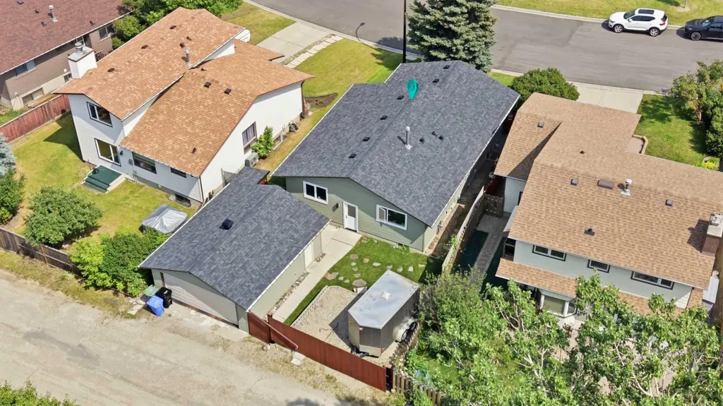 11 Beddington Green NE Calgary AB T3K 1M7