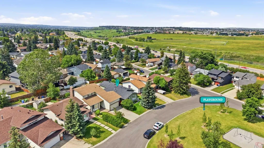 11 Beddington Green NE Calgary AB T3K 1M7