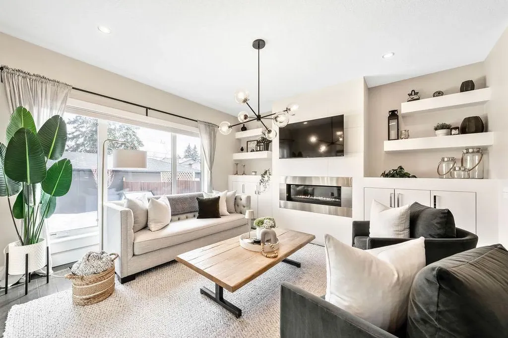 1126 40 Street SW Calgary AB T3C 1W6