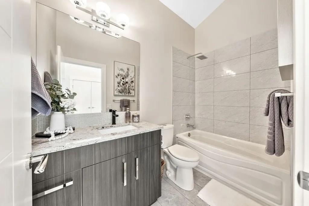 1126 40 Street SW Calgary AB T3C 1W6