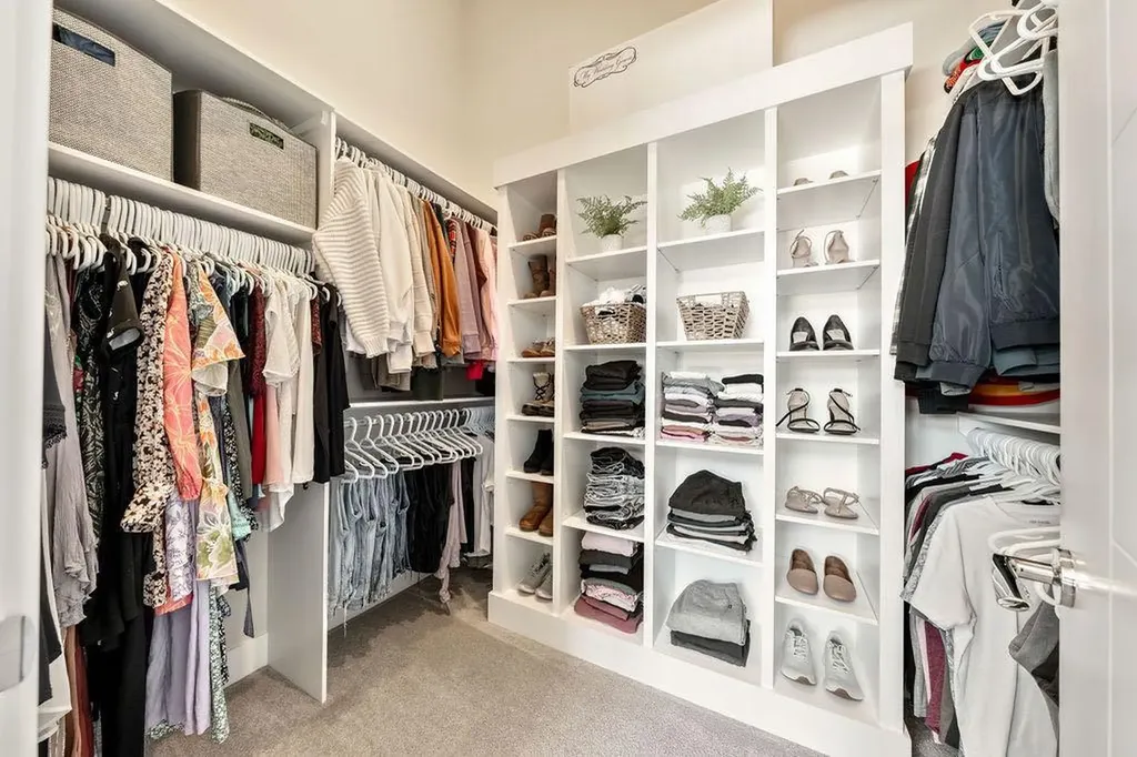 1126 40 Street SW Calgary AB T3C 1W6
