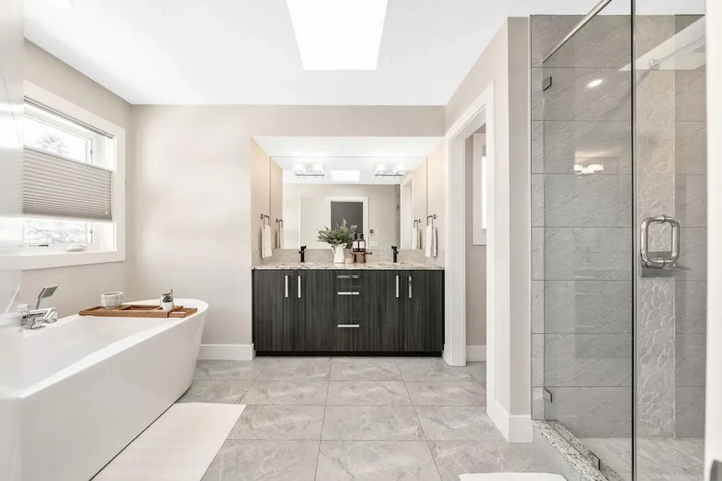 1126 40 Street SW Calgary AB T3C 1W6