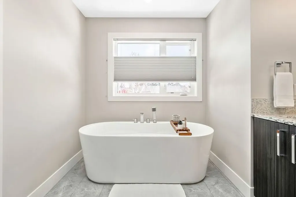 1126 40 Street SW Calgary AB T3C 1W6