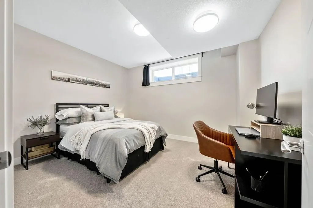 1126 40 Street SW Calgary AB T3C 1W6