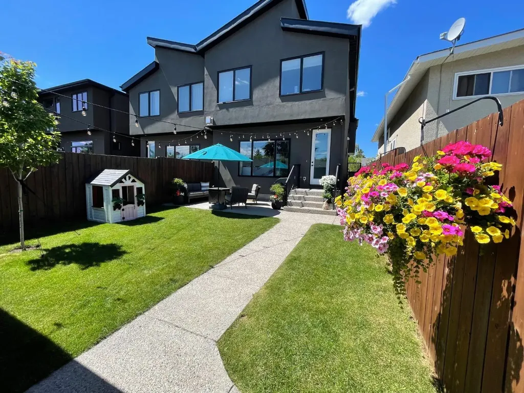 1126 40 Street SW Calgary AB T3C 1W6