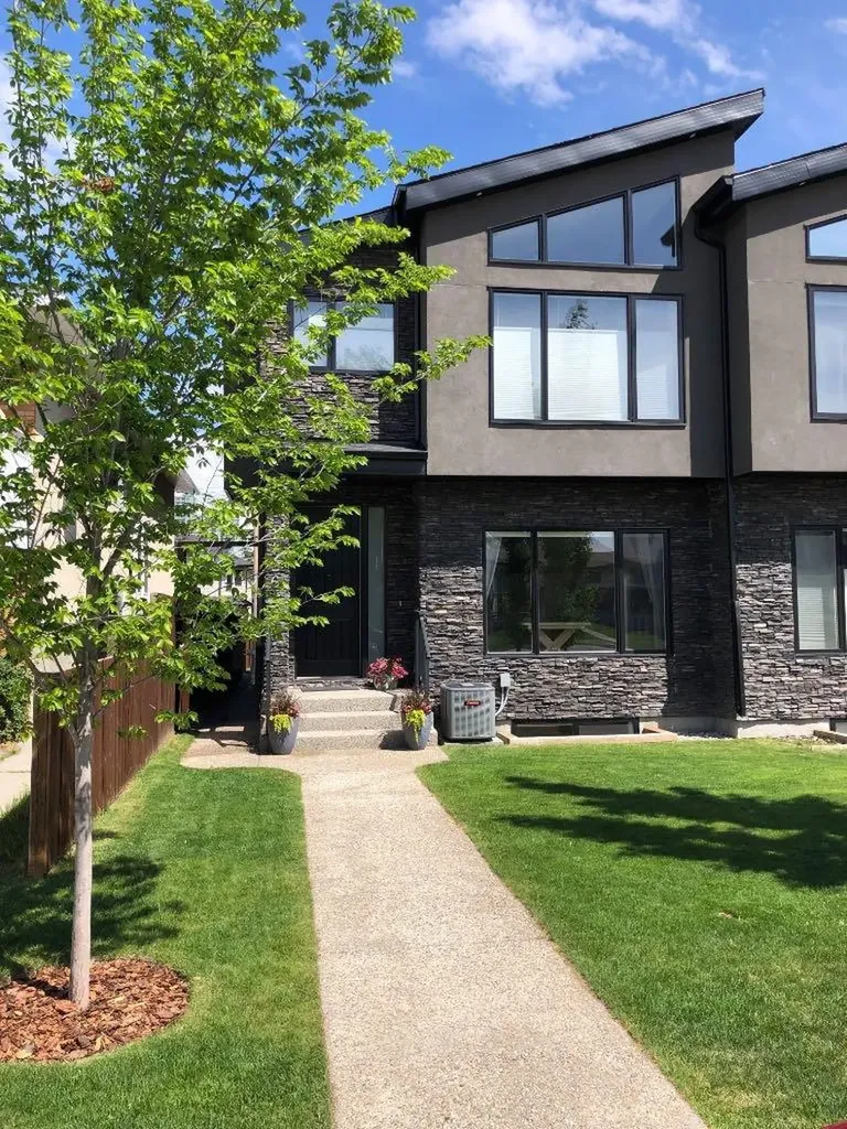 1126 40 Street SW Calgary AB T3C 1W6
