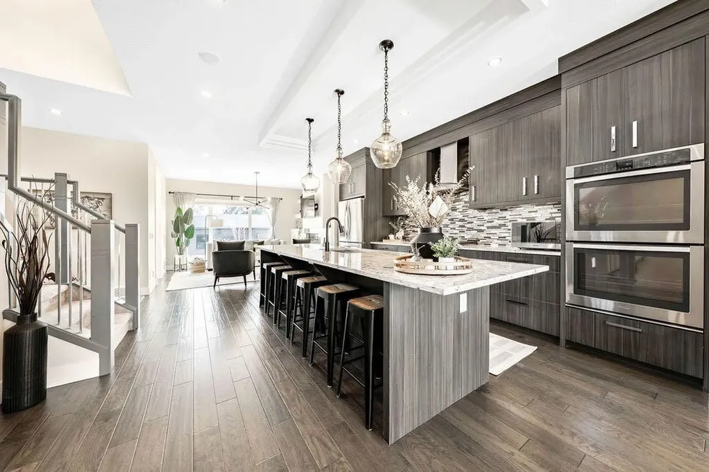 1126 40 Street SW Calgary AB T3C 1W6