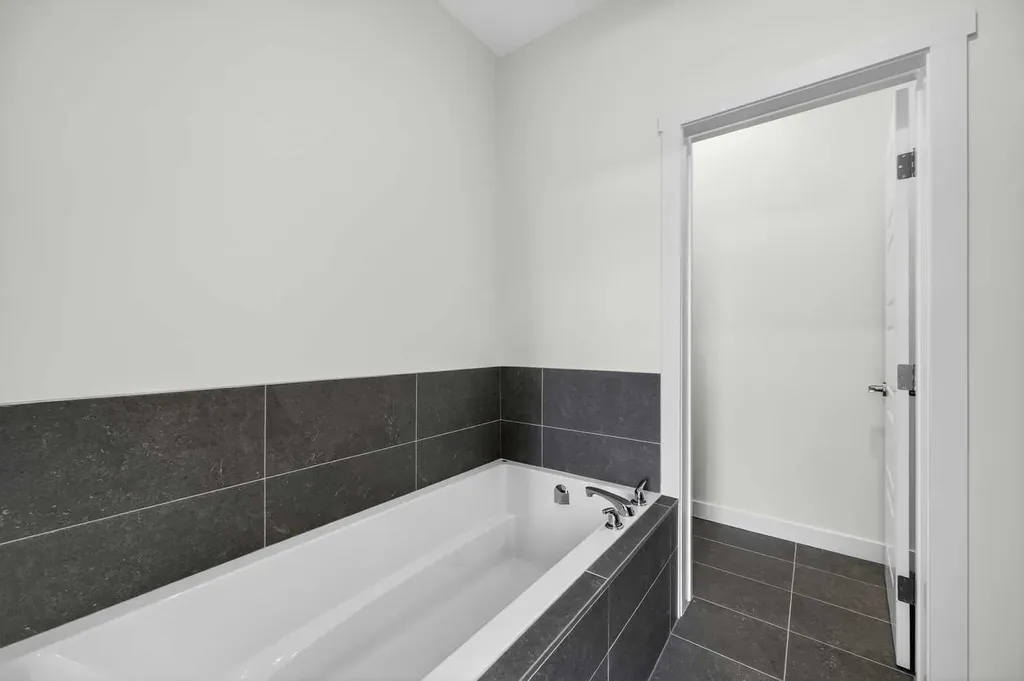 277 Waterford Way Chestermere AB T1X 2Z6