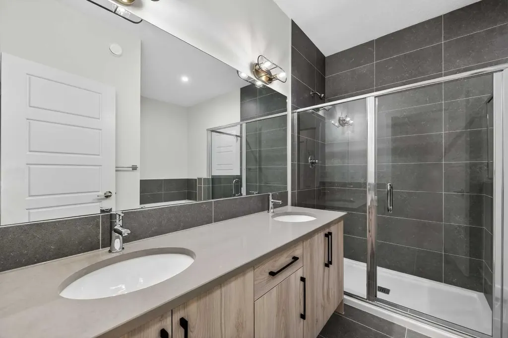 277 Waterford Way Chestermere AB T1X 2Z6