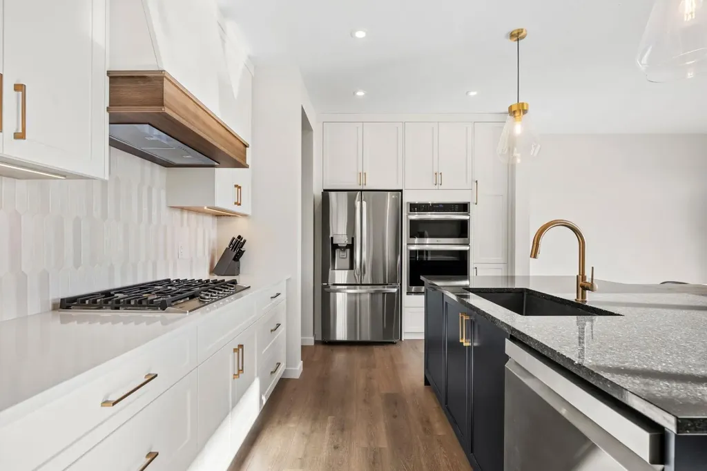 66 Savoy Landing SE Calgary AB T3A0G6