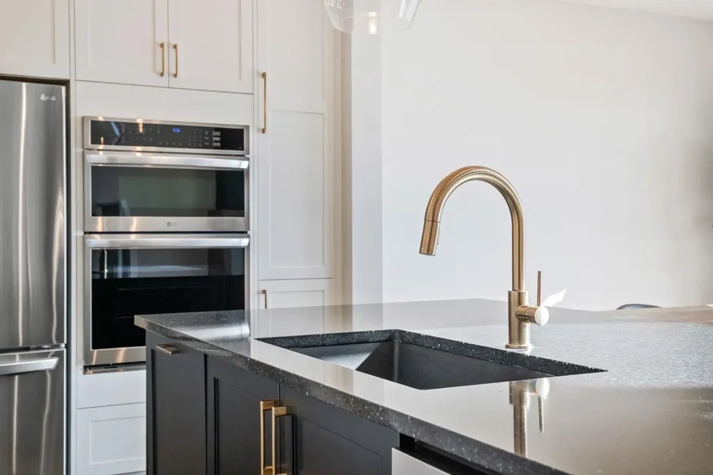 66 Savoy Landing SE Calgary AB T3A0G6