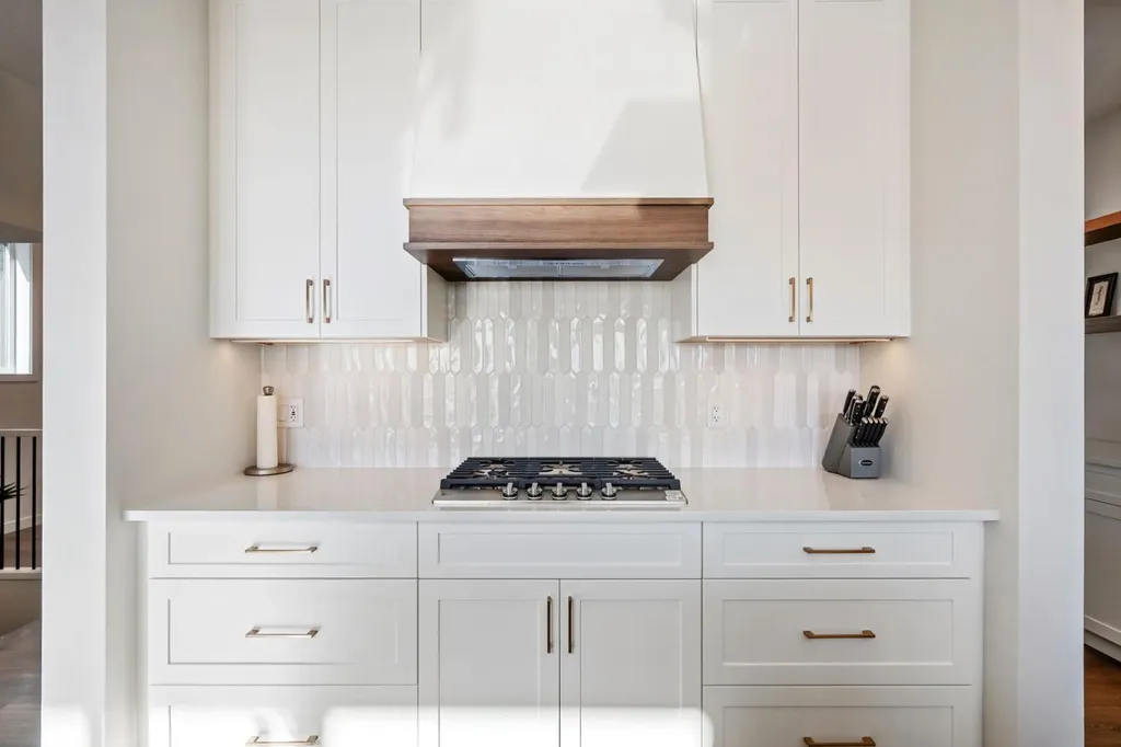 66 Savoy Landing SE Calgary AB T3A0G6
