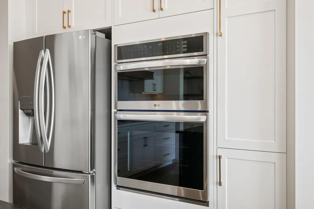 66 Savoy Landing SE Calgary AB T3A0G6