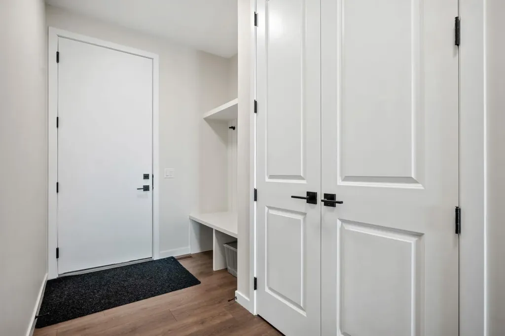 66 Savoy Landing SE Calgary AB T3A0G6