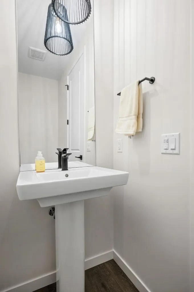 66 Savoy Landing SE Calgary AB T3A0G6