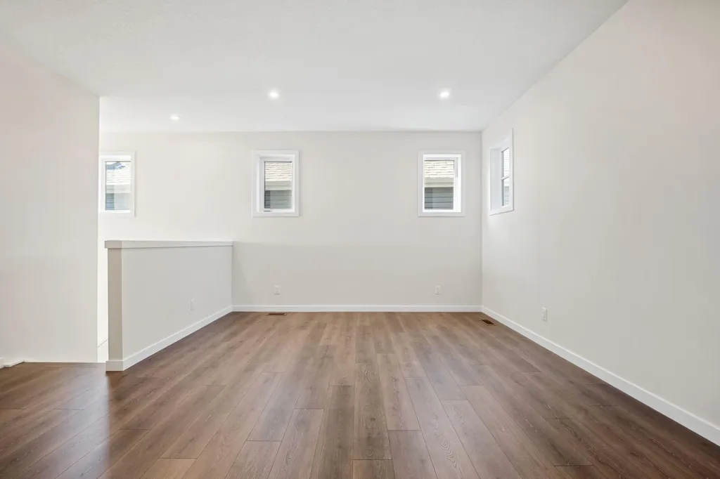 66 Savoy Landing SE Calgary AB T3A0G6