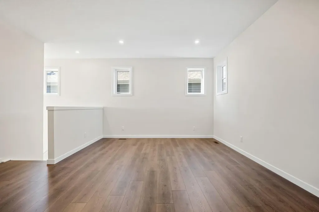 66 Savoy Landing SE Calgary AB T3A0G6