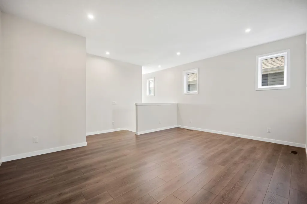 66 Savoy Landing SE Calgary AB T3A0G6
