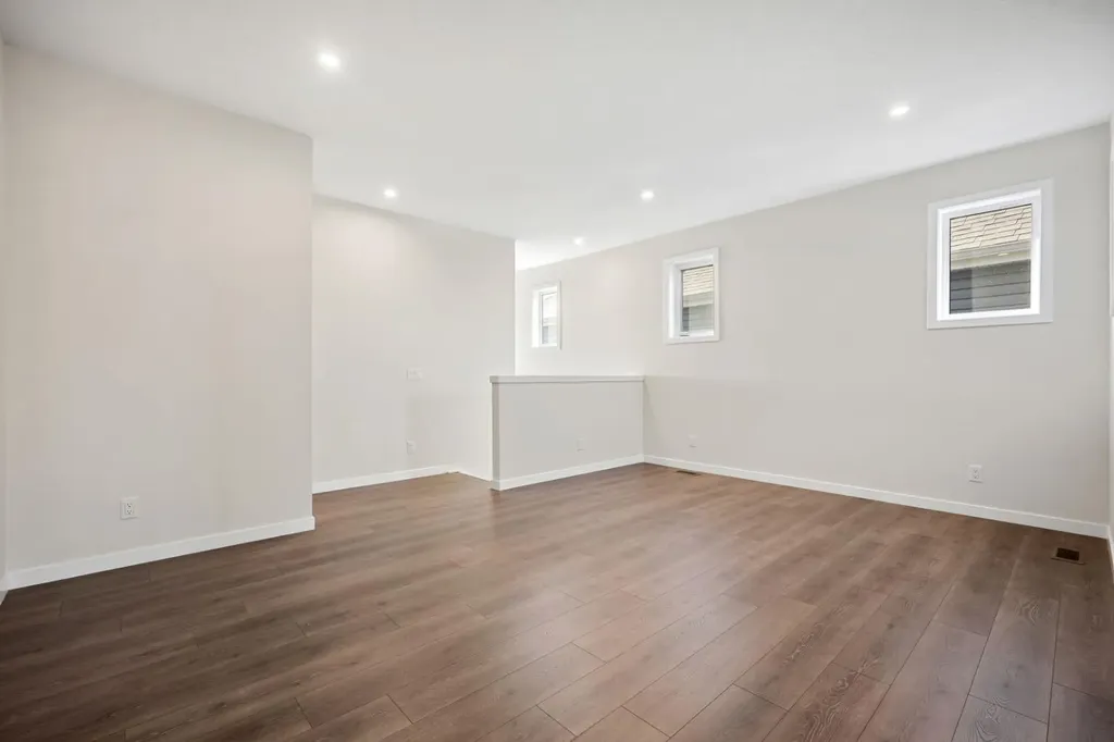 66 Savoy Landing SE Calgary AB T3A0G6