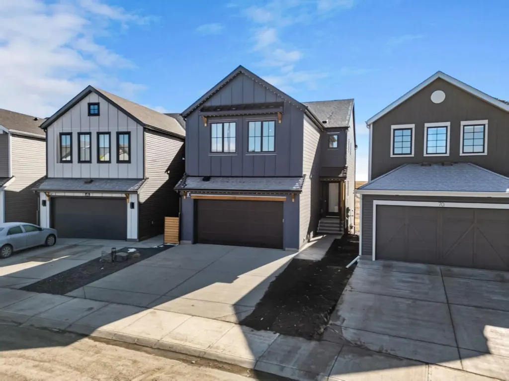 66 Savoy Landing SE Calgary AB T3A0G6