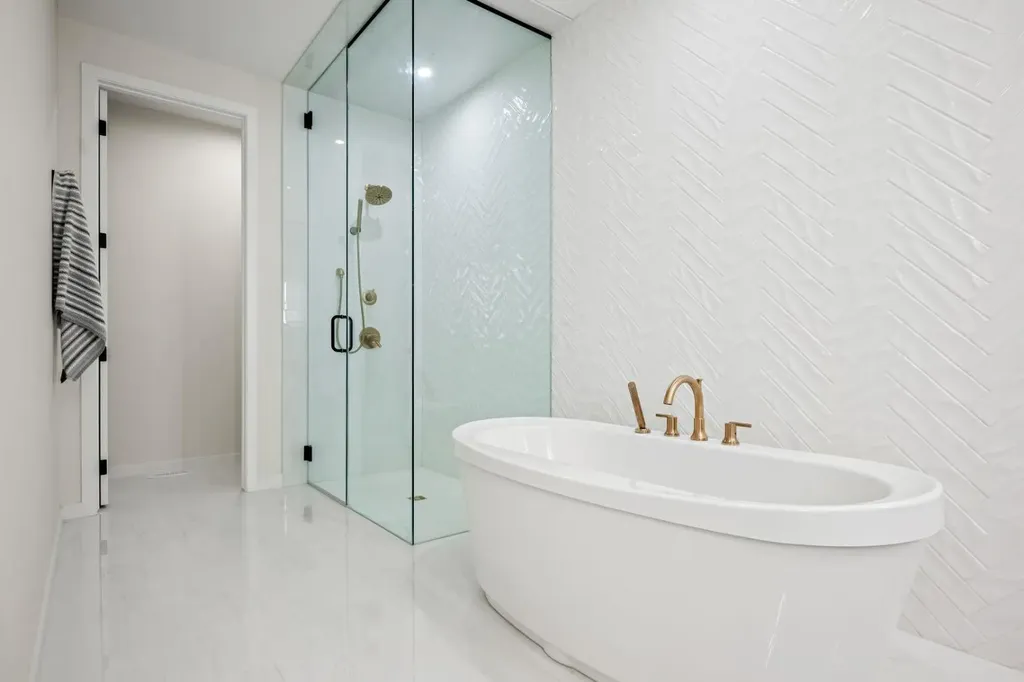 66 Savoy Landing SE Calgary AB T3A0G6