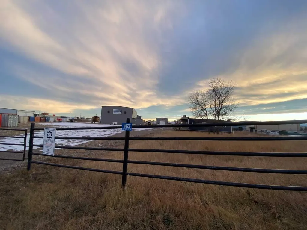 5423 Township Road 325 B Road Rural Mountain View County AB T0M 1X0