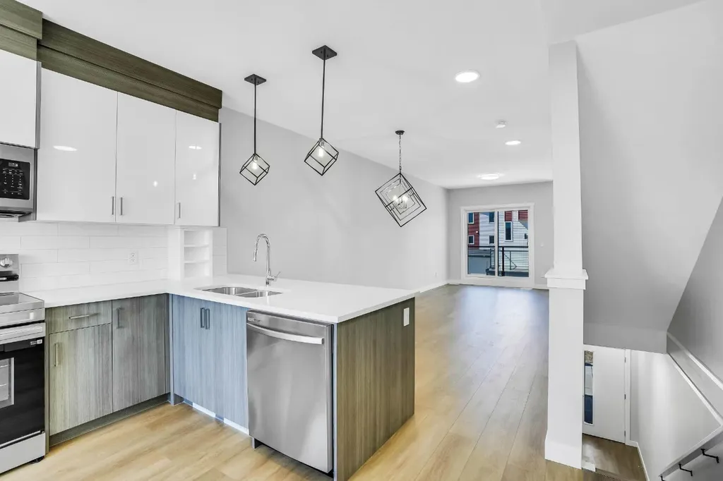 304 Red Sky Villas NE Calgary AB T3N 2M2