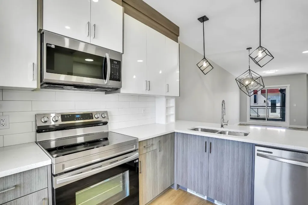 304 Red Sky Villas NE Calgary AB T3N 2M2