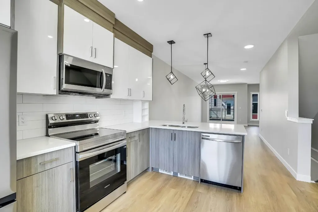 304 Red Sky Villas NE Calgary AB T3N 2M2