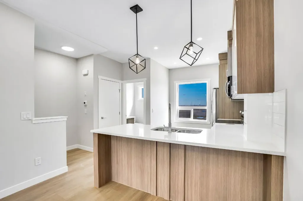 304 Red Sky Villas NE Calgary AB T3N 2M2