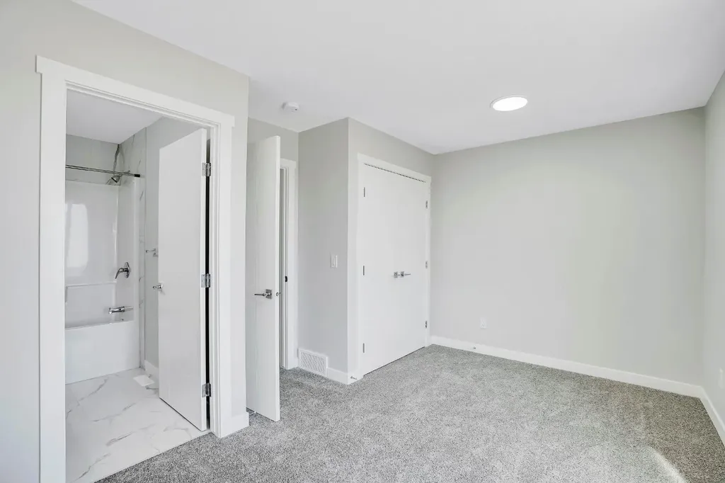 304 Red Sky Villas NE Calgary AB T3N 2M2
