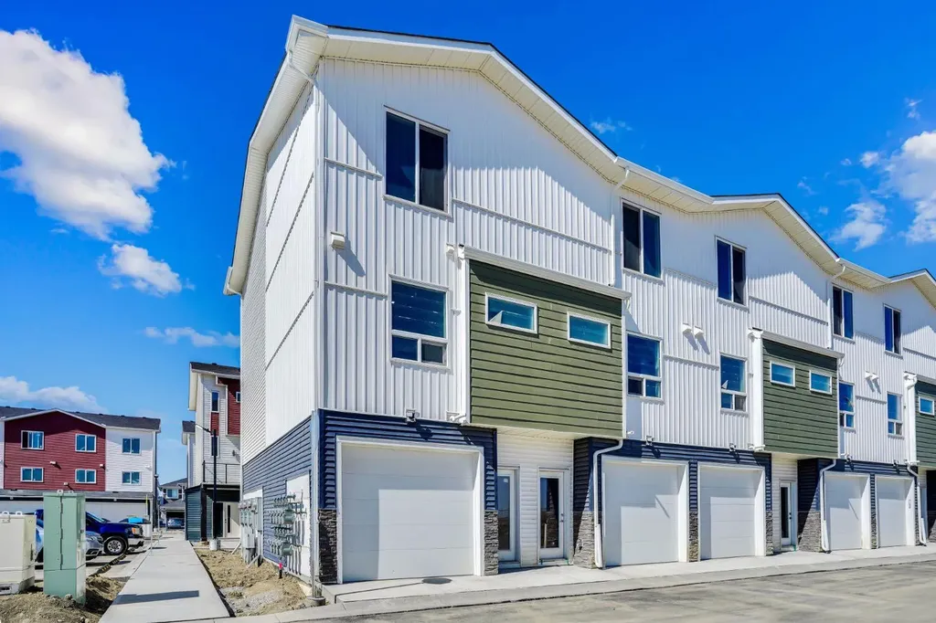 304 Red Sky Villas NE Calgary AB T3N 2M2