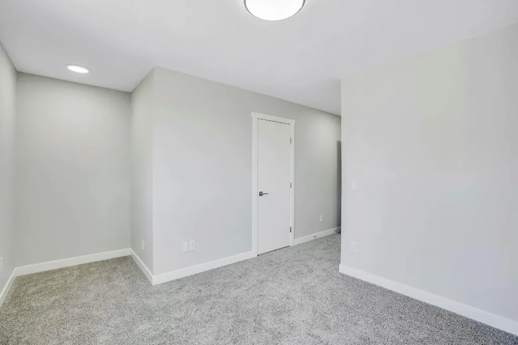 304 Red Sky Villas NE Calgary AB T3N 2M2