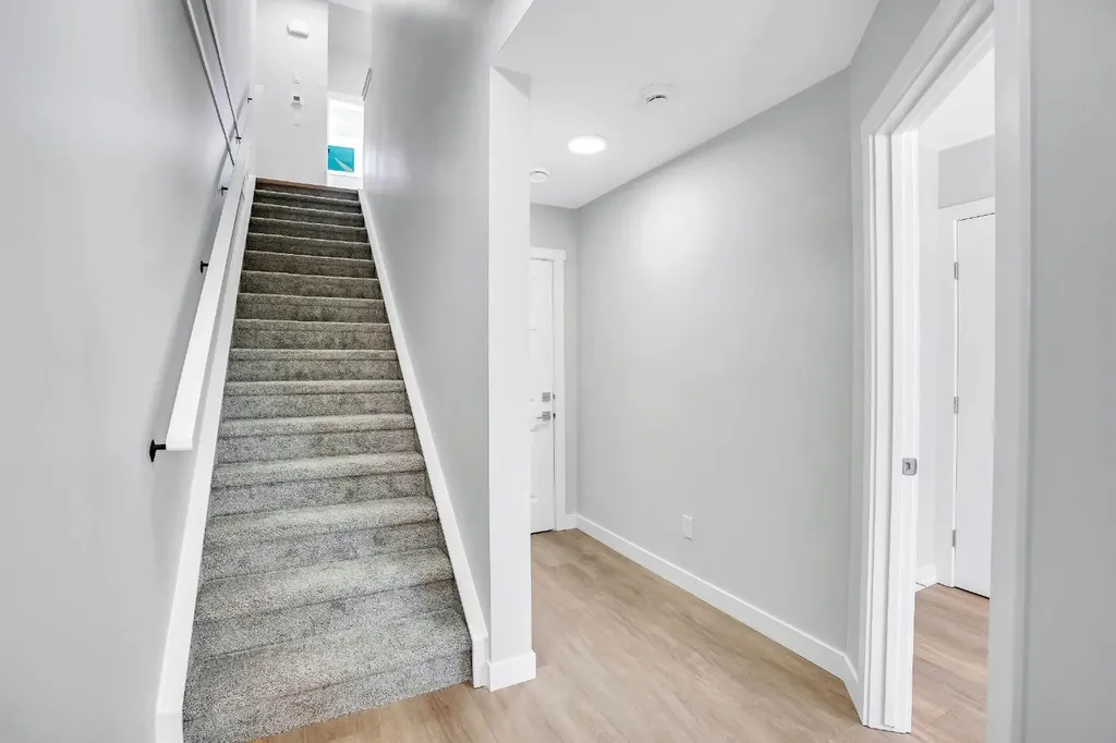 304 Red Sky Villas NE Calgary AB T3N 2M2